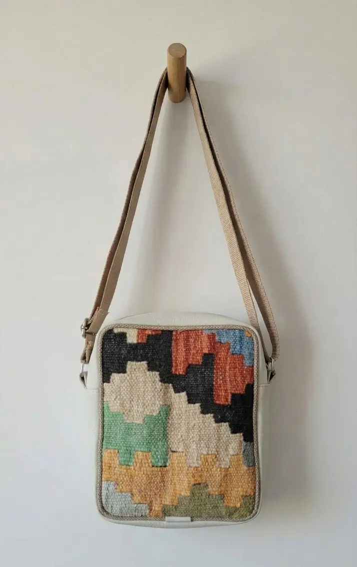 Handcrafted Kilim Crossbody Bag – Multicolor Pattern - Image 2